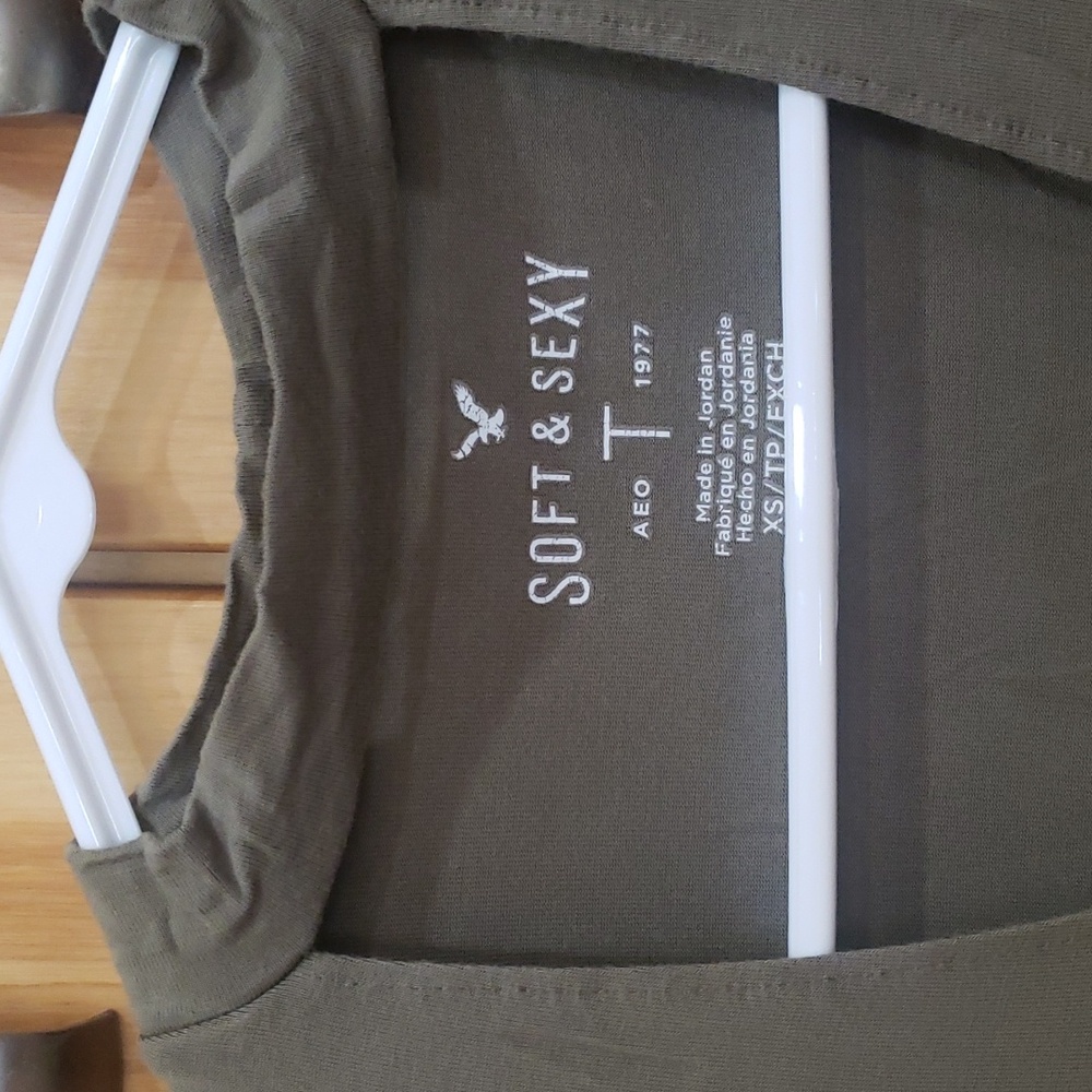 American Eagle T neck tee - Picture 2 of 3